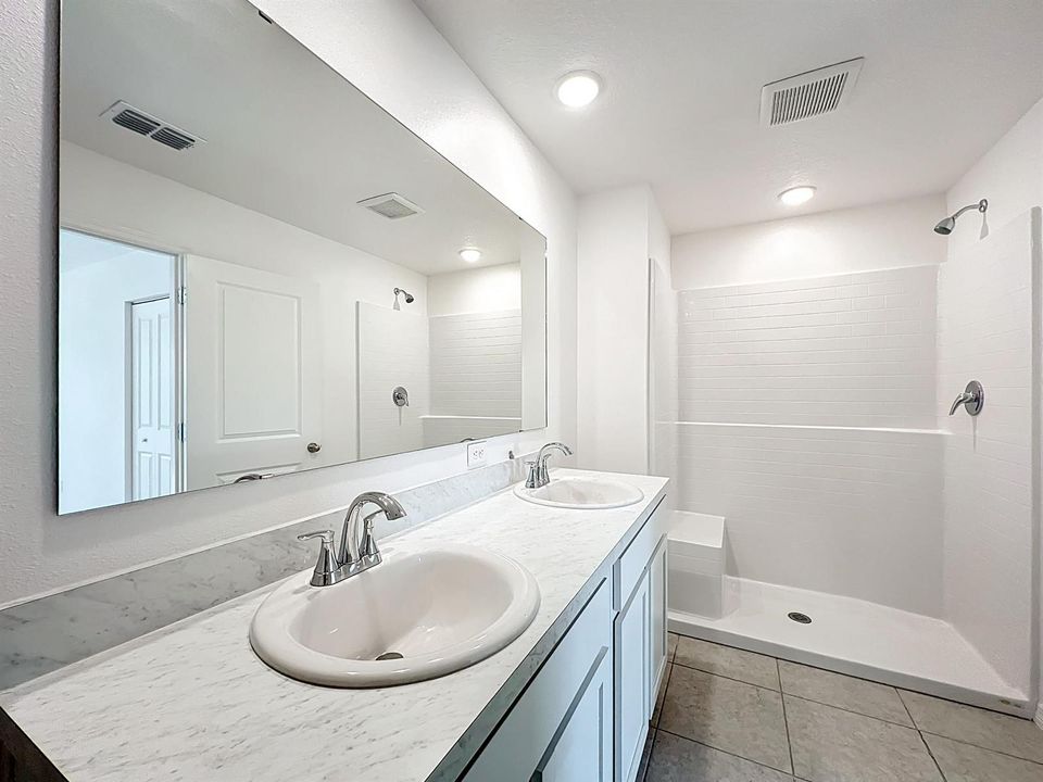 1390 Schumann Drive-59