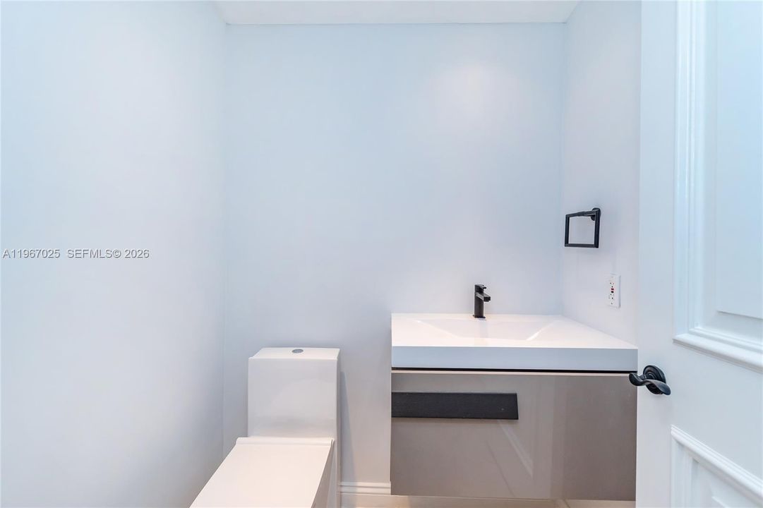 Recently Sold: $6,600,000 (4 beds, 5 baths, 3581 Square Feet)
