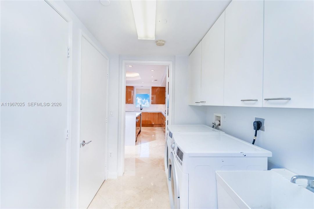 Recently Sold: $6,600,000 (4 beds, 5 baths, 3581 Square Feet)