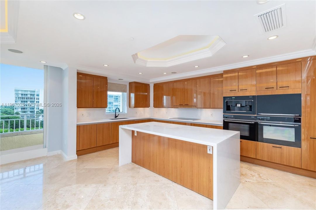 Recently Sold: $6,600,000 (4 beds, 5 baths, 3581 Square Feet)