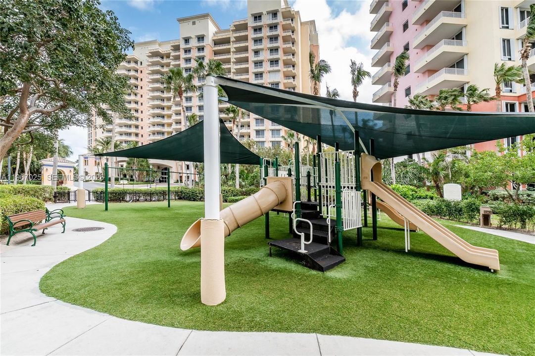 Recently Sold: $6,600,000 (4 beds, 5 baths, 3581 Square Feet)