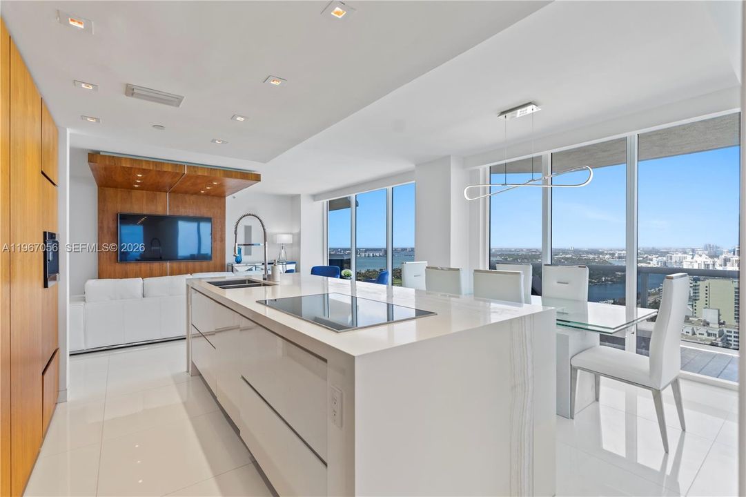 Active With Contract: $9,500 (3 beds, 3 baths, 1980 Square Feet)
