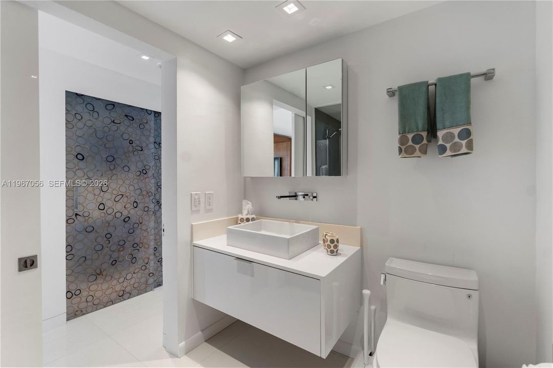 Active With Contract: $9,500 (3 beds, 3 baths, 1980 Square Feet)