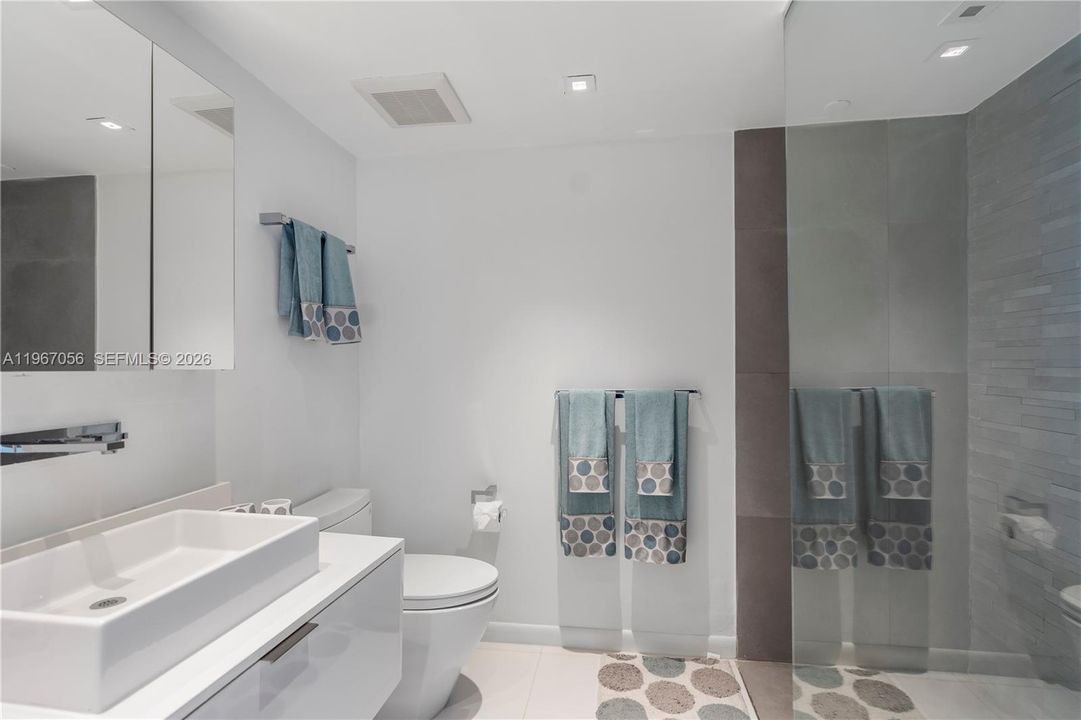 Active With Contract: $9,500 (3 beds, 3 baths, 1980 Square Feet)