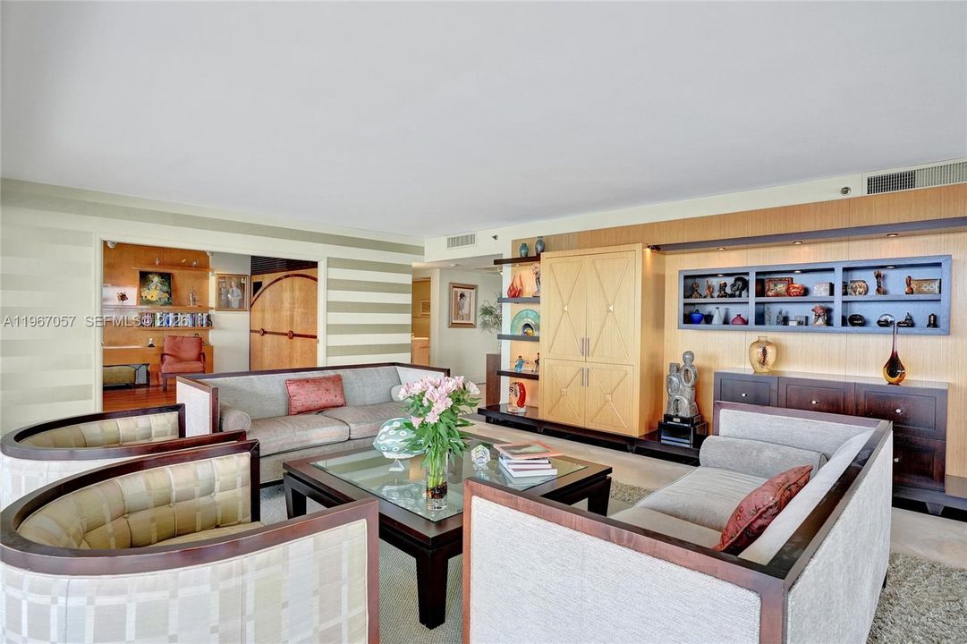 Vendido Recientemente: $799,000 (3 camas, 2 baños, 2749 Pies cuadrados)