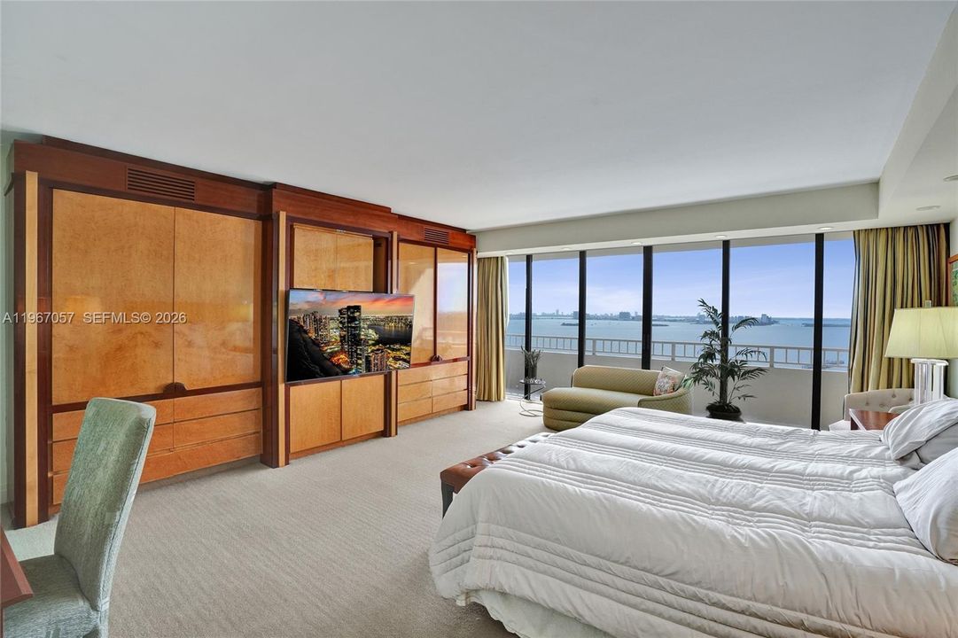 Vendido Recientemente: $799,000 (3 camas, 2 baños, 2749 Pies cuadrados)