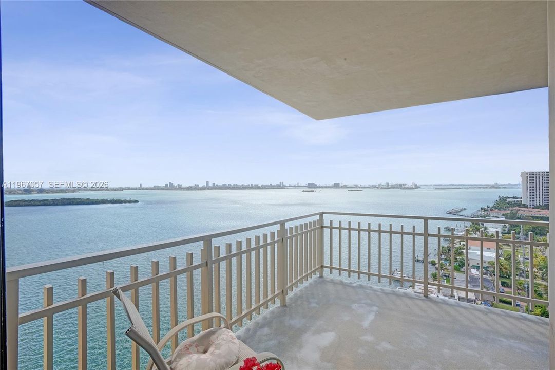 Vendido Recientemente: $799,000 (3 camas, 2 baños, 2749 Pies cuadrados)