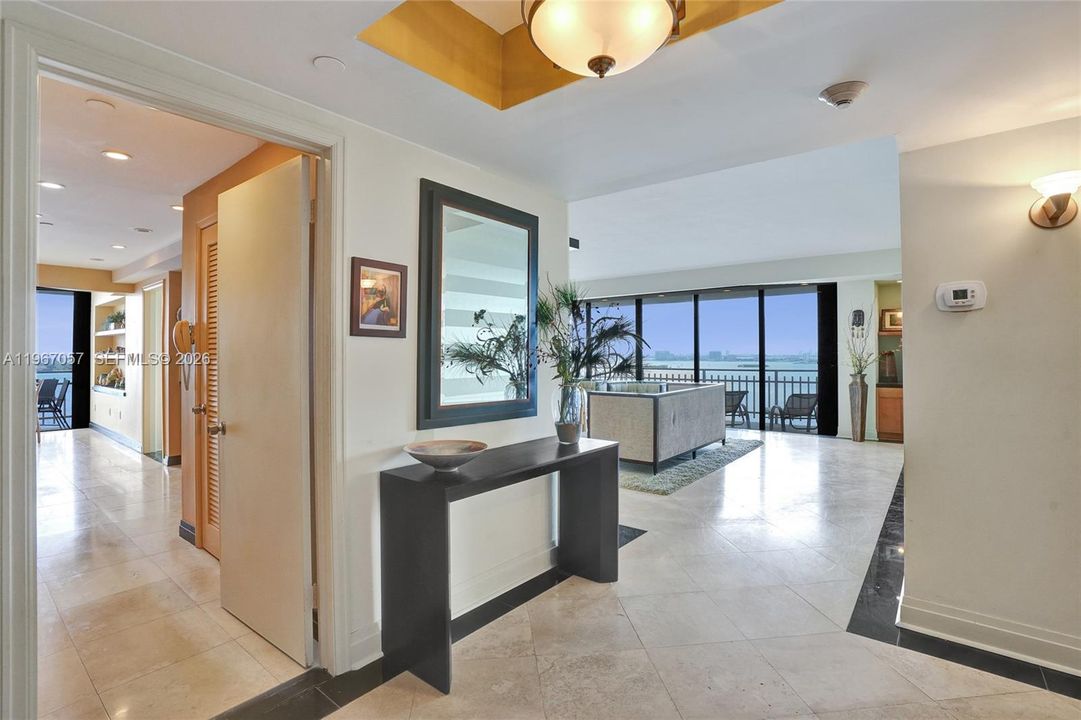 Vendido Recientemente: $799,000 (3 camas, 2 baños, 2749 Pies cuadrados)