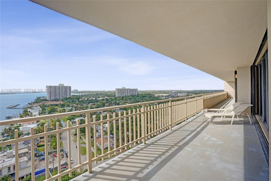Vendido Recientemente: $799,000 (3 camas, 2 baños, 2749 Pies cuadrados)