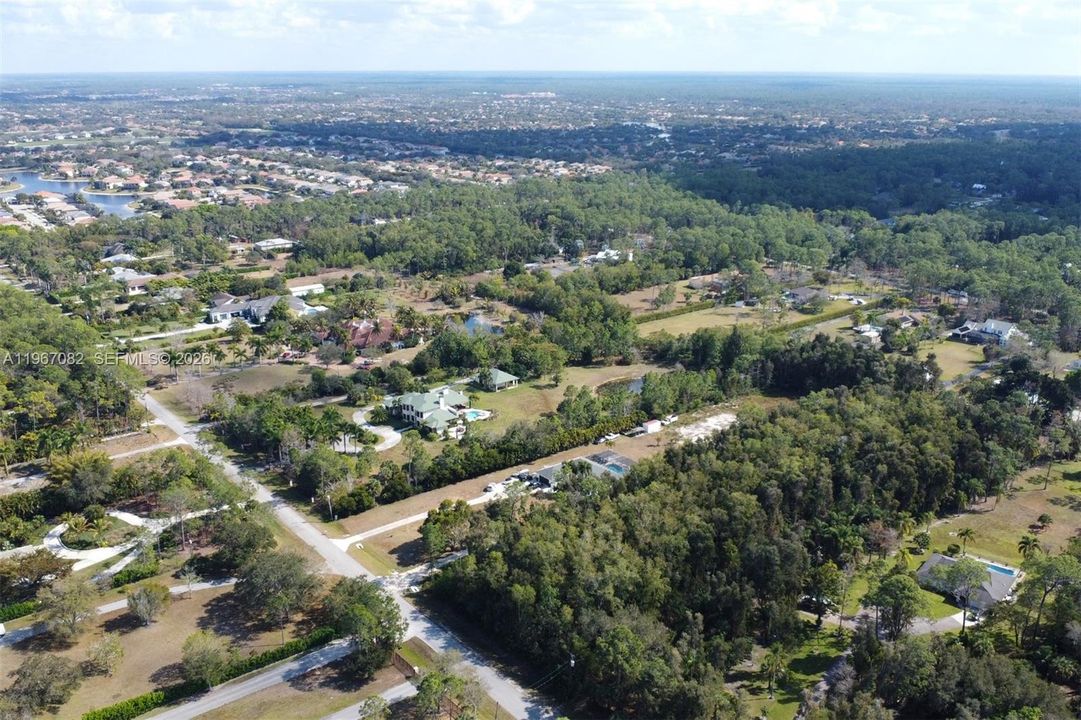 最近售出: $1,250,000 (2.73 acres)