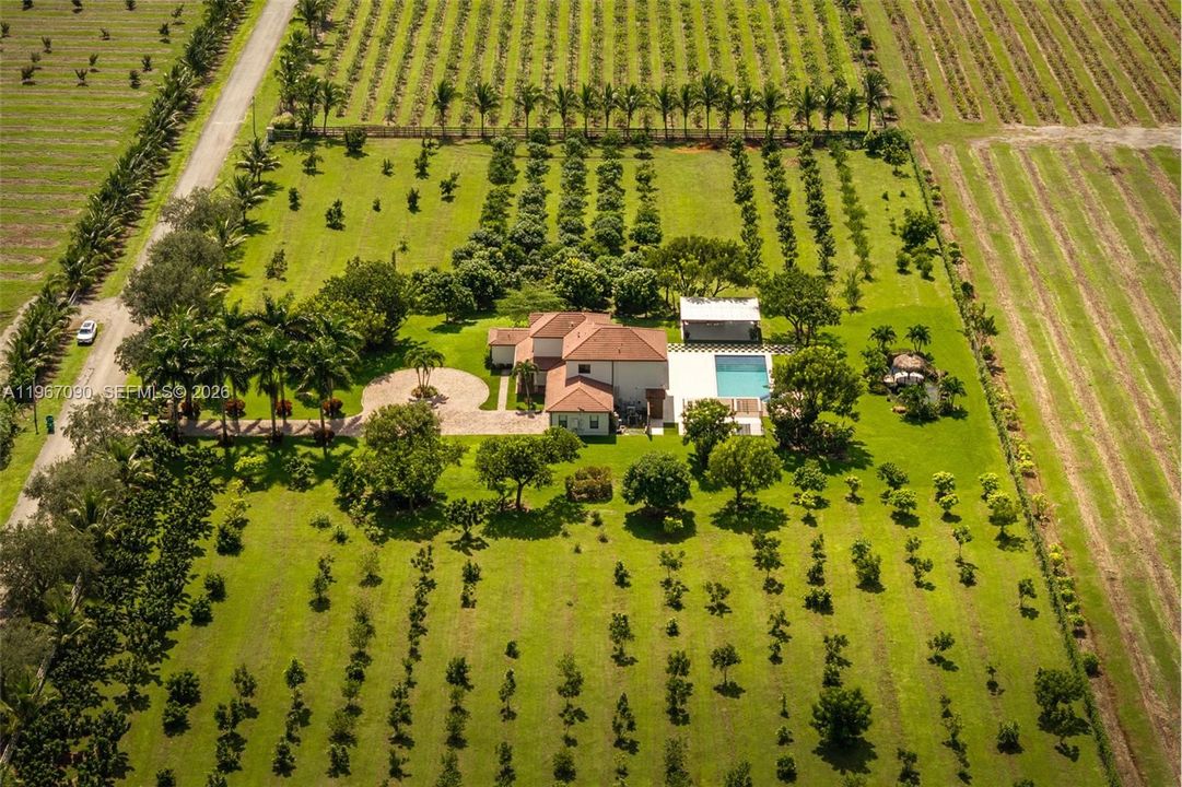 Недавно продано: $1,549,000 (4 спален, 4 ванн, 3886 Квадратных фут)