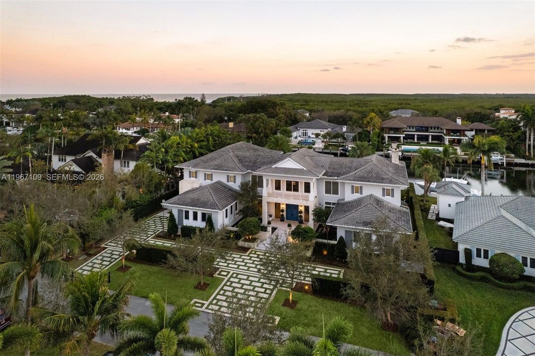 En Venta: $35,000,000 (6 camas, 7 baños, 7237 Pies cuadrados)
