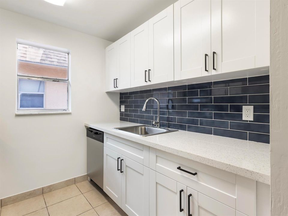 Kitchen 3-2
