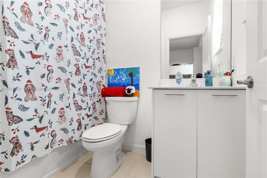 For Sale: $475,000 (3 beds, 3 baths, 1328 Square Feet)