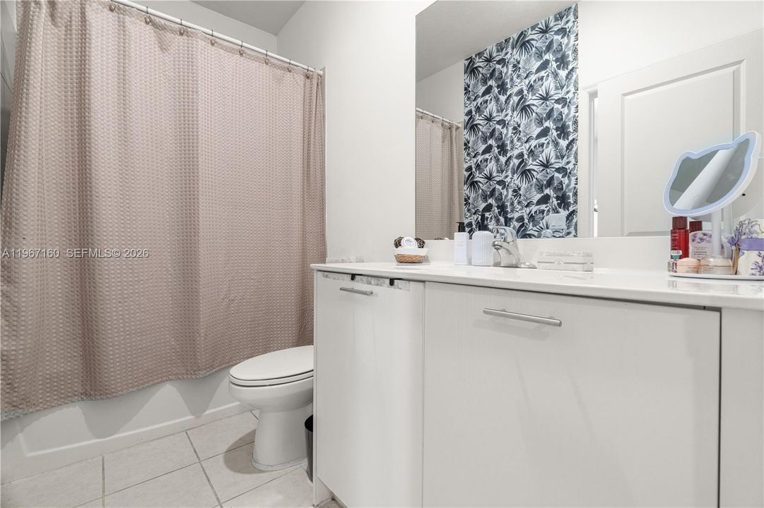 For Sale: $475,000 (3 beds, 3 baths, 1328 Square Feet)