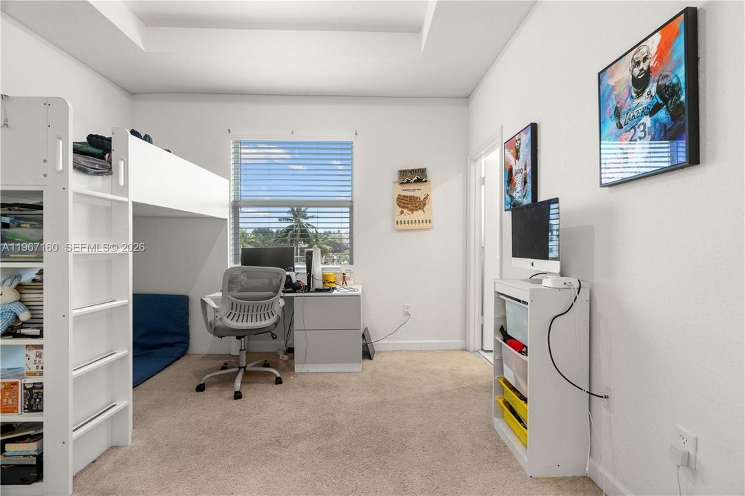 For Sale: $475,000 (3 beds, 3 baths, 1328 Square Feet)