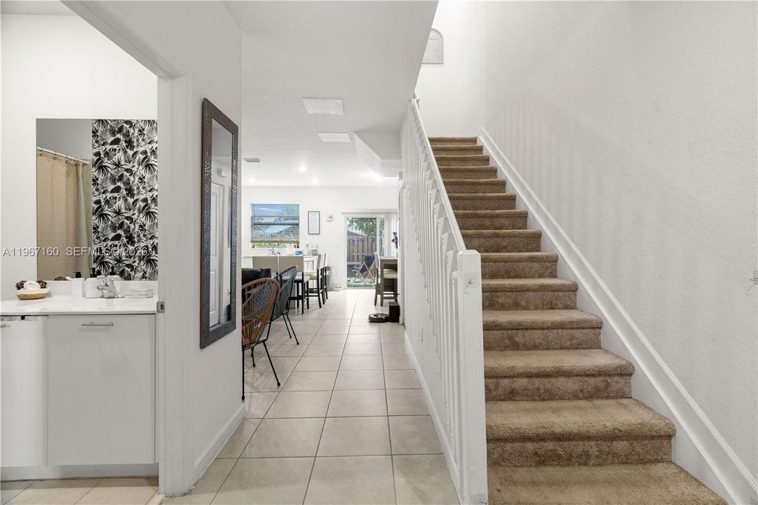 For Sale: $475,000 (3 beds, 3 baths, 1328 Square Feet)