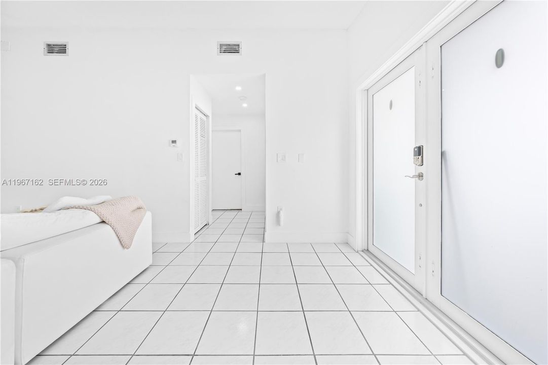 Activo con contrato: $575,000 (3 camas, 2 baños, 1402 Pies cuadrados)