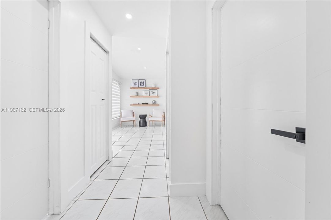 Activo con contrato: $575,000 (3 camas, 2 baños, 1402 Pies cuadrados)