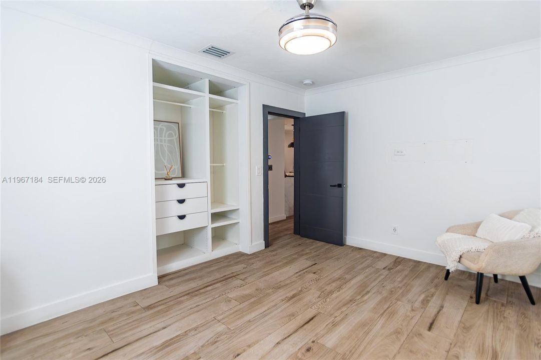 For Sale: $1,585,000 (3 beds, 2 baths, 1791 Square Feet)