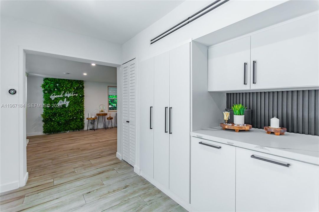 For Sale: $1,585,000 (3 beds, 2 baths, 1791 Square Feet)