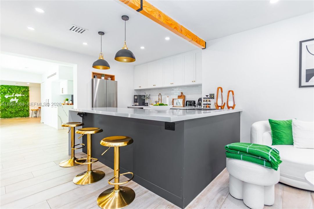 For Sale: $1,585,000 (3 beds, 2 baths, 1791 Square Feet)