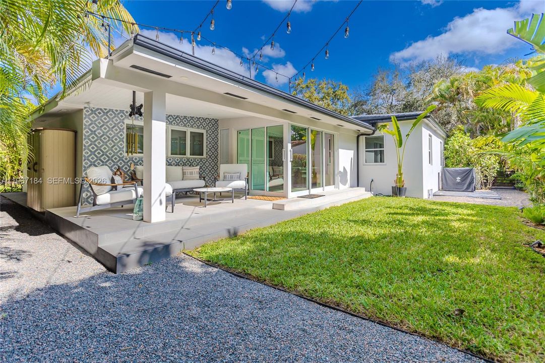 For Sale: $1,585,000 (3 beds, 2 baths, 1791 Square Feet)