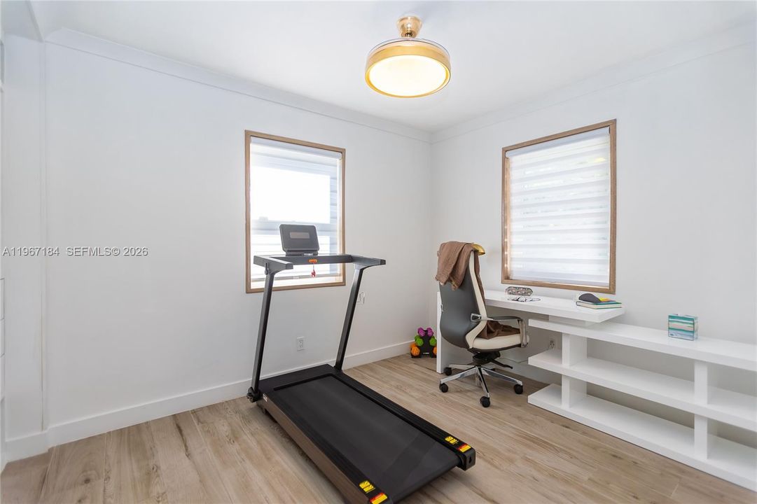 For Sale: $1,585,000 (3 beds, 2 baths, 1791 Square Feet)