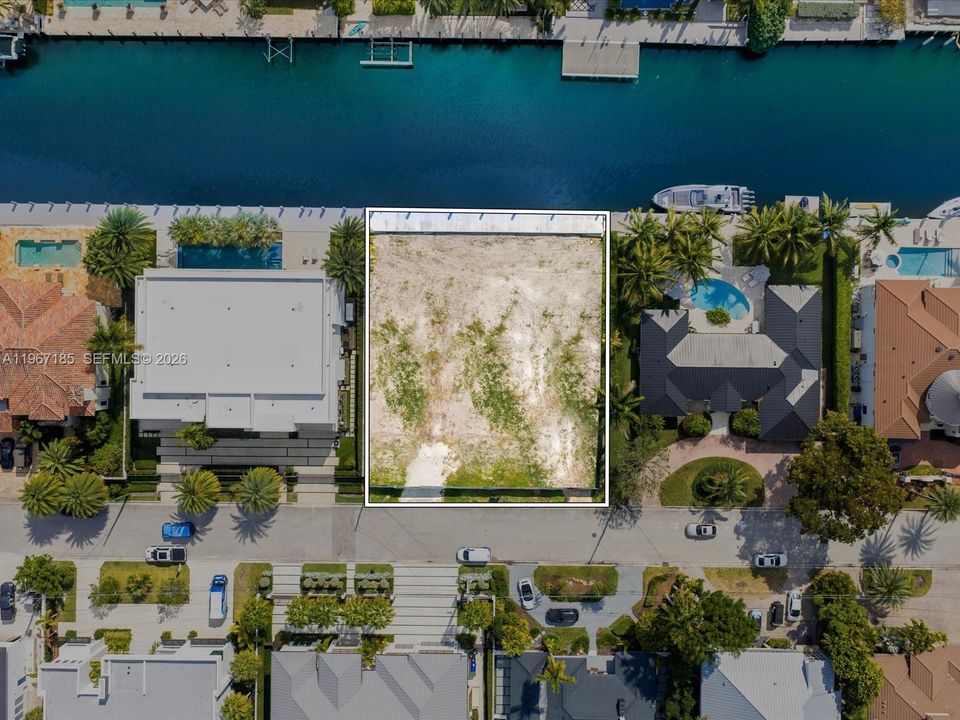 Недавно продано: $4,490,000 (0.31 acres)