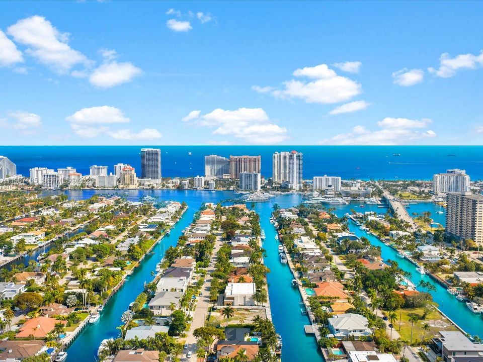 Недавно продано: $4,490,000 (0.31 acres)