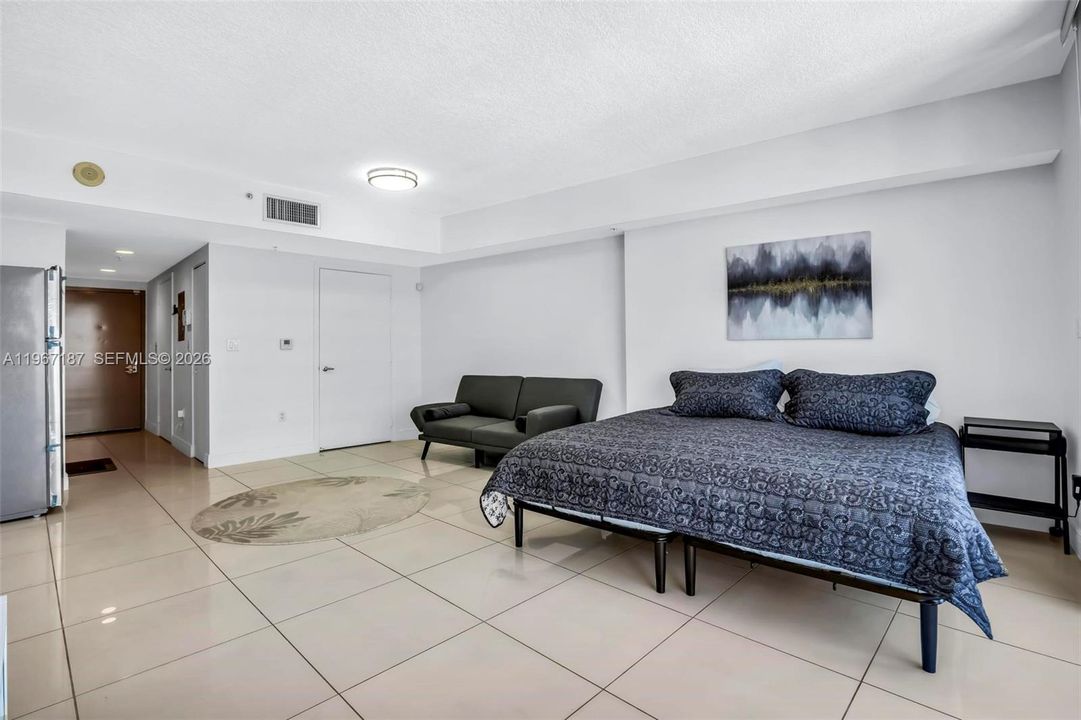 For Sale: $295,000 (0 beds, 1 baths, 508 Square Feet)