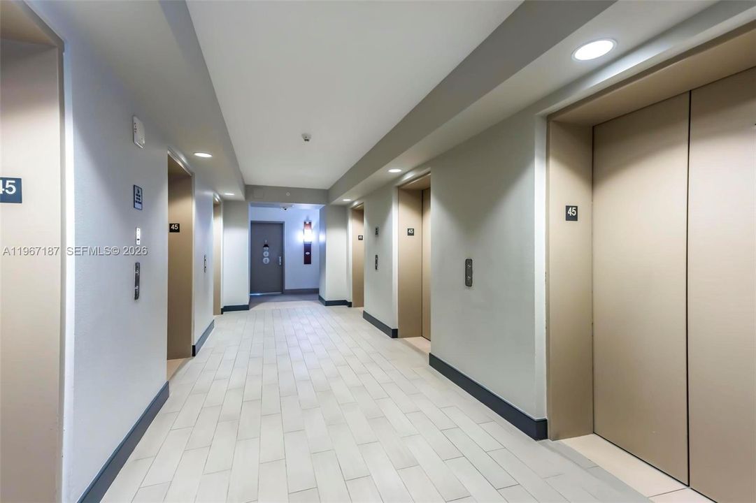 For Sale: $295,000 (0 beds, 1 baths, 508 Square Feet)