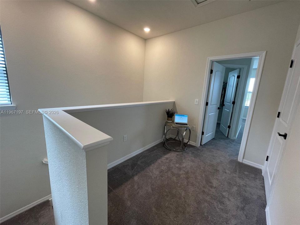 En Venta: $555,000 (3 camas, 2 baños, 1895 Pies cuadrados)