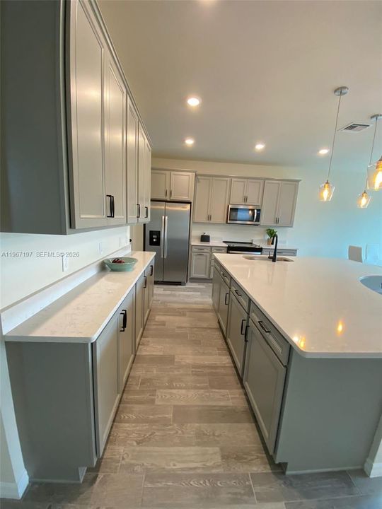 En Venta: $555,000 (3 camas, 2 baños, 1895 Pies cuadrados)