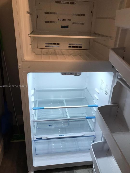 На продажу: $175,000 (1 спален, 1 ванн, 320 Квадратных фут)