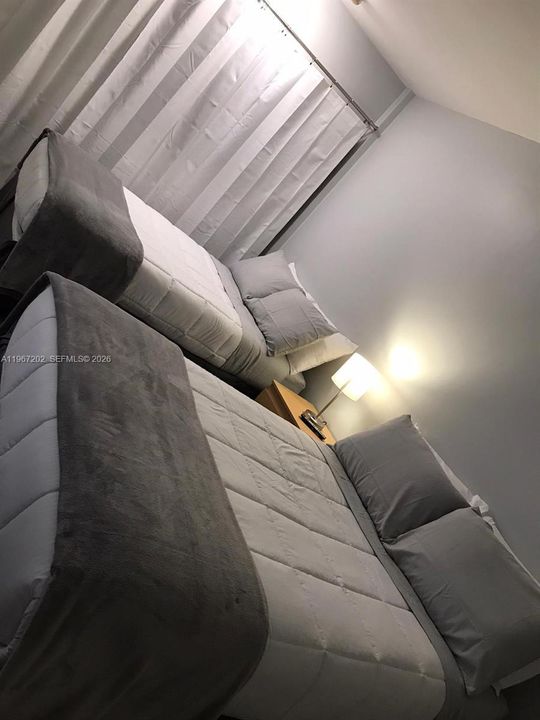 На продажу: $175,000 (1 спален, 1 ванн, 320 Квадратных фут)