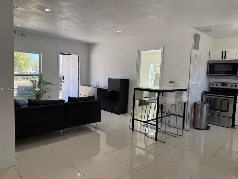 For Sale: $664,000 (3 beds, 2 baths, 1248 Square Feet)