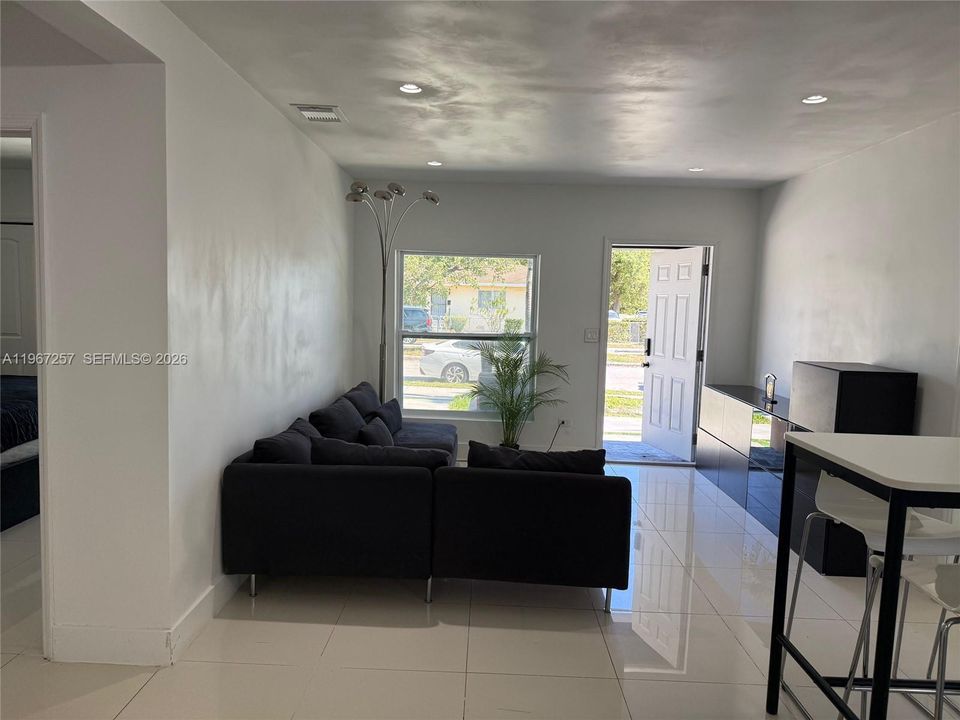 For Sale: $664,000 (3 beds, 2 baths, 1248 Square Feet)