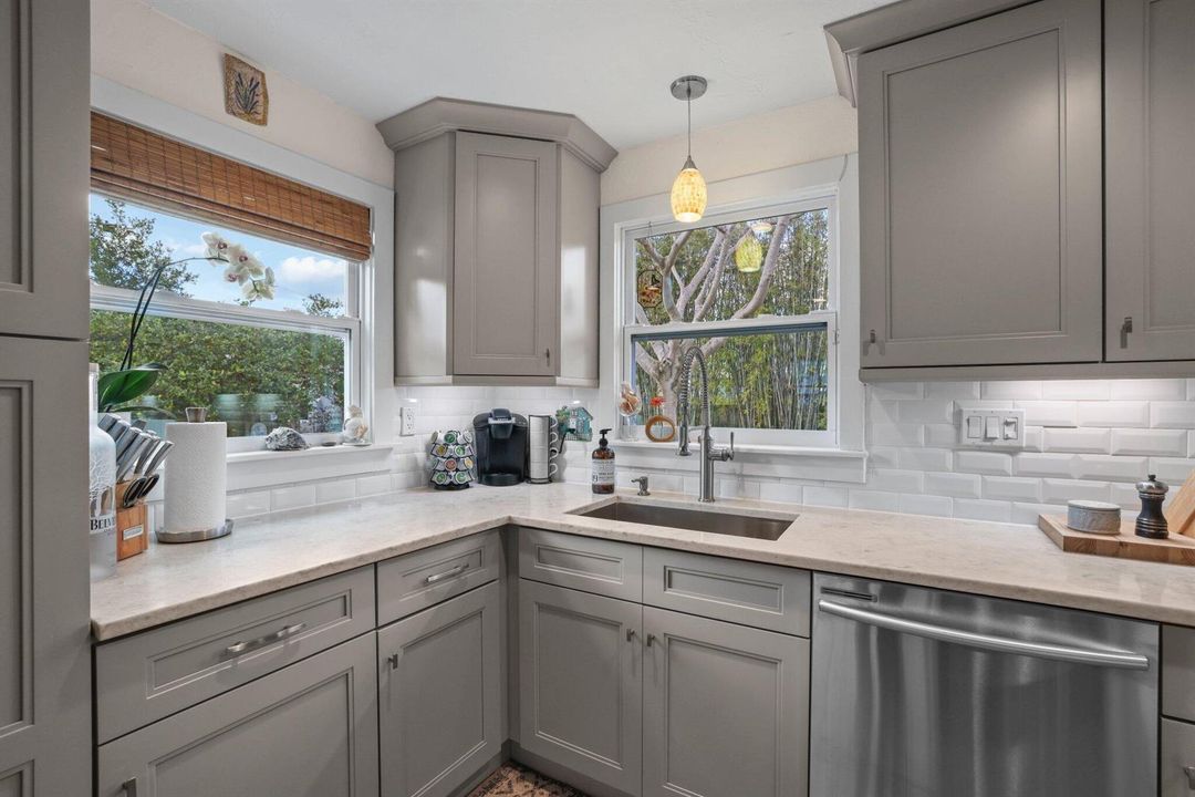 304 Southeast 4th Ave - 17.jpg-SMALL