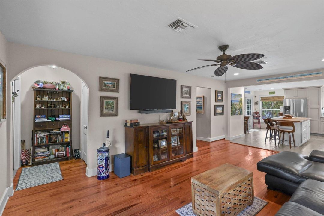 304 Southeast 4th Ave - 11.jpg-SMALL