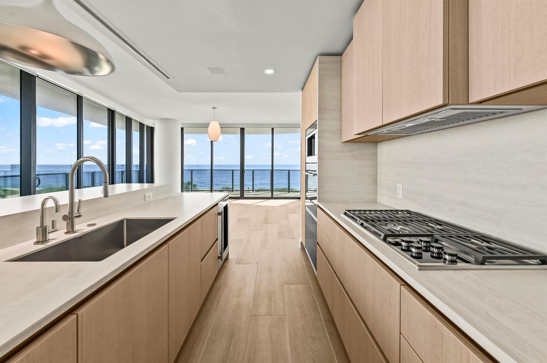 15 Kitchen 06