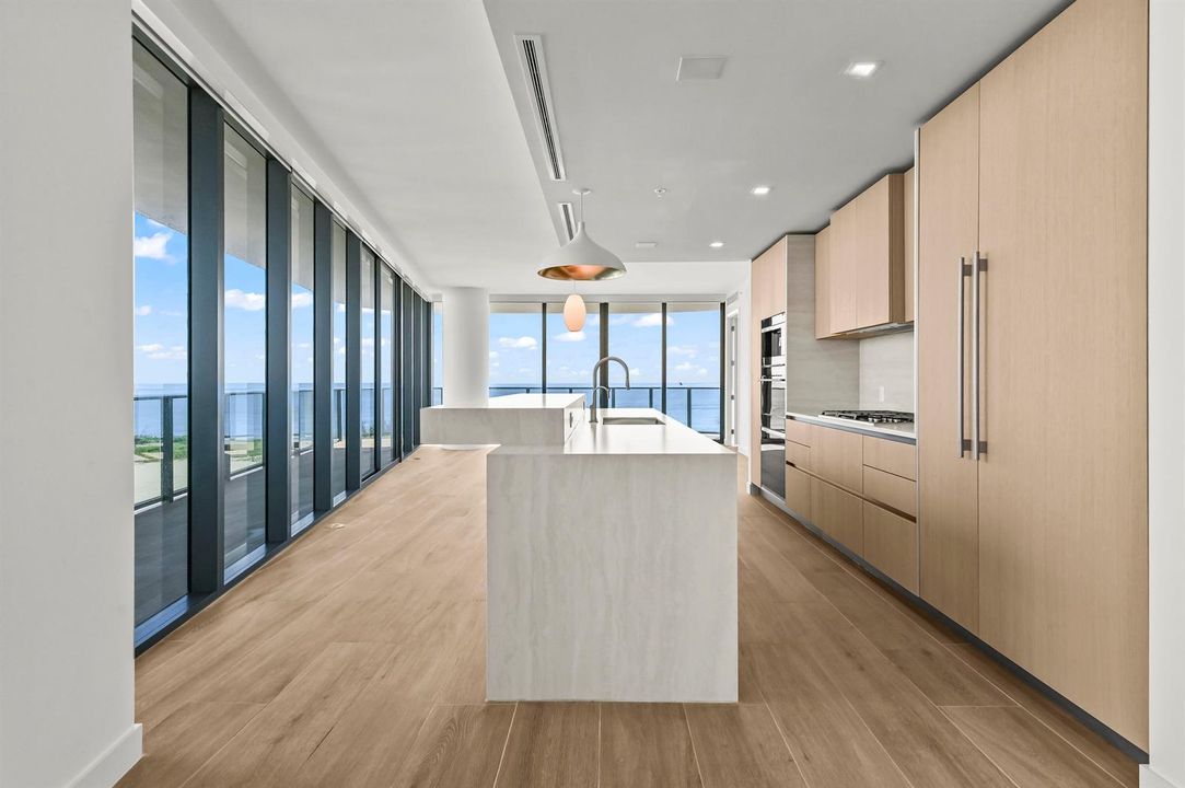 11 Kitchen 02