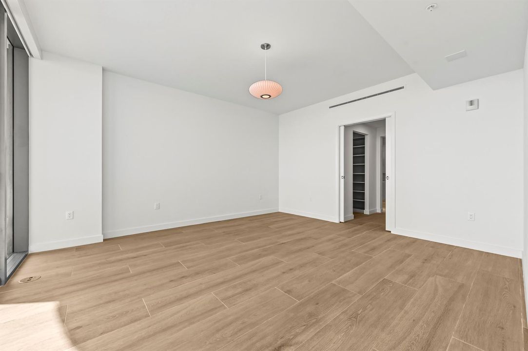 20 Bedroom 01