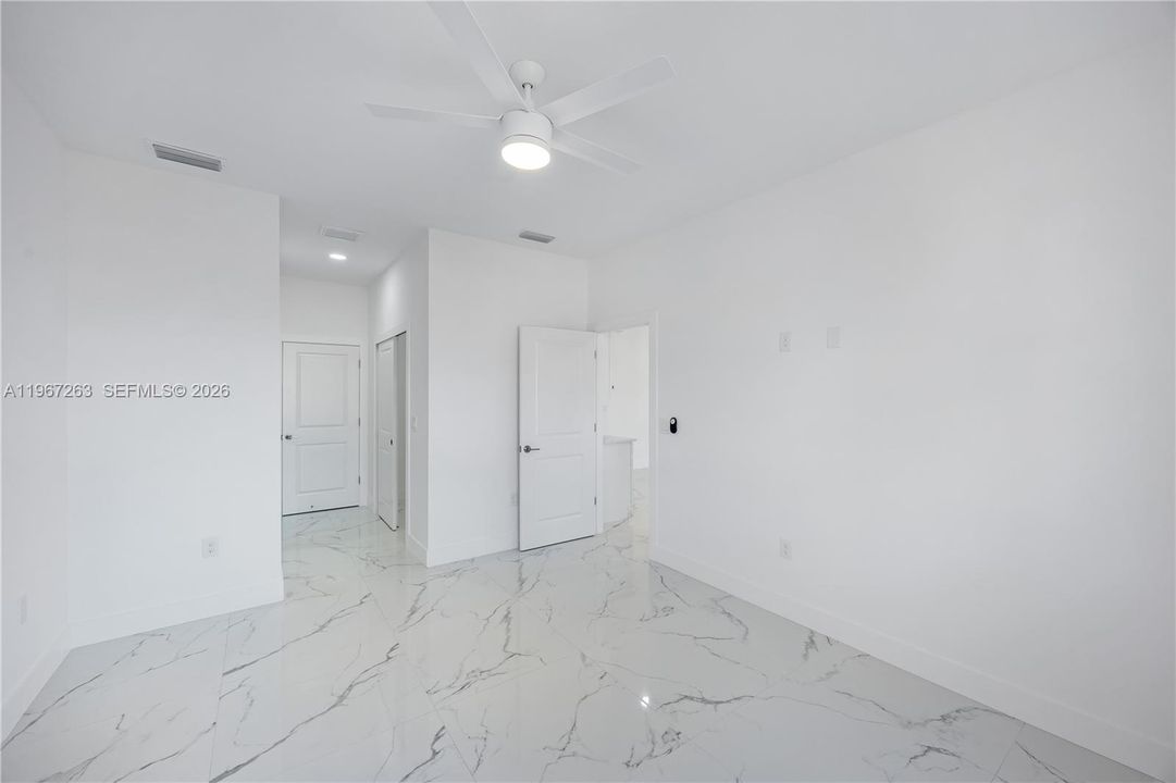 Vendido Recientemente: $314,890 (4 camas, 2 baños, 1650 Pies cuadrados)