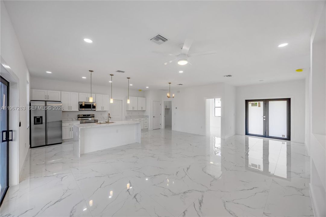 Vendido Recientemente: $314,890 (4 camas, 2 baños, 1650 Pies cuadrados)