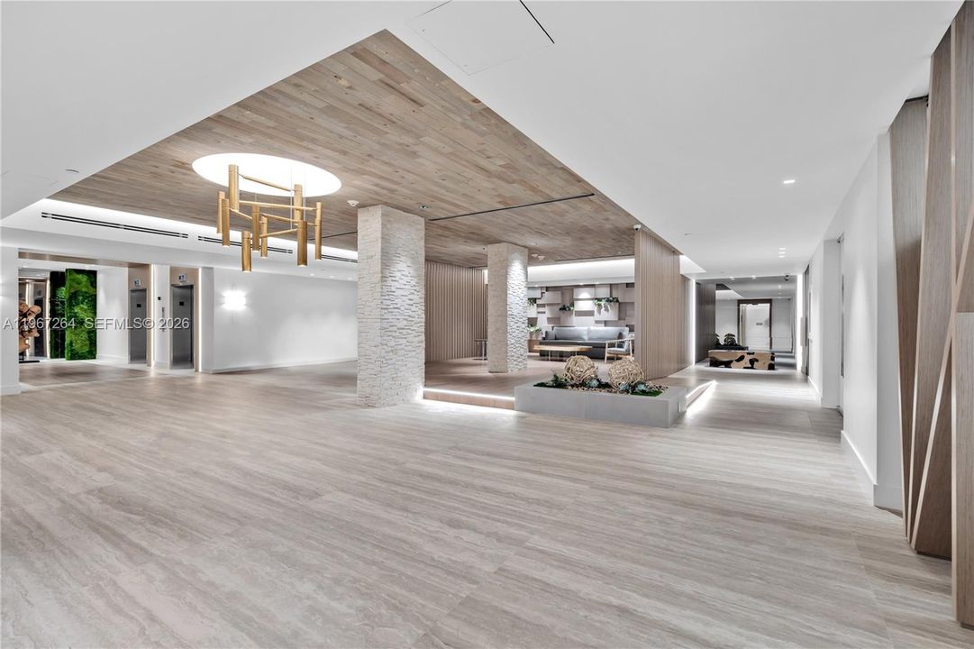 For Sale: $1,250,000 (1 beds, 2 baths, 960 Square Feet)