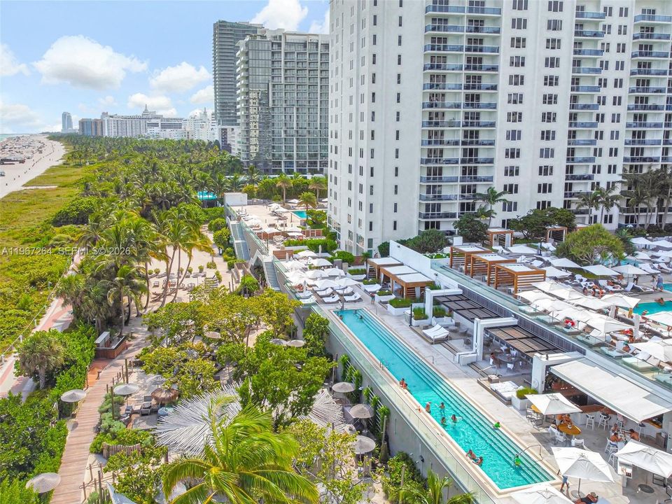 For Sale: $1,250,000 (1 beds, 2 baths, 960 Square Feet)