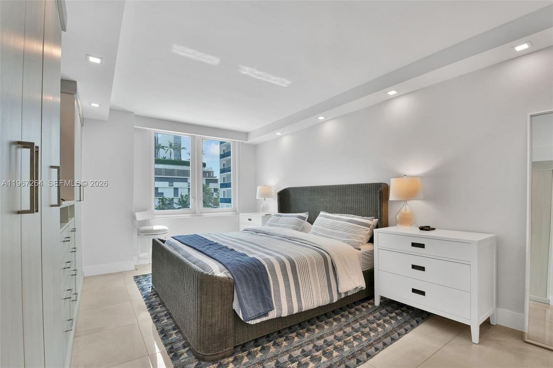 For Sale: $1,250,000 (1 beds, 2 baths, 960 Square Feet)