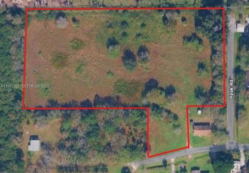 En Venta: $750,000 (4.26 acres)