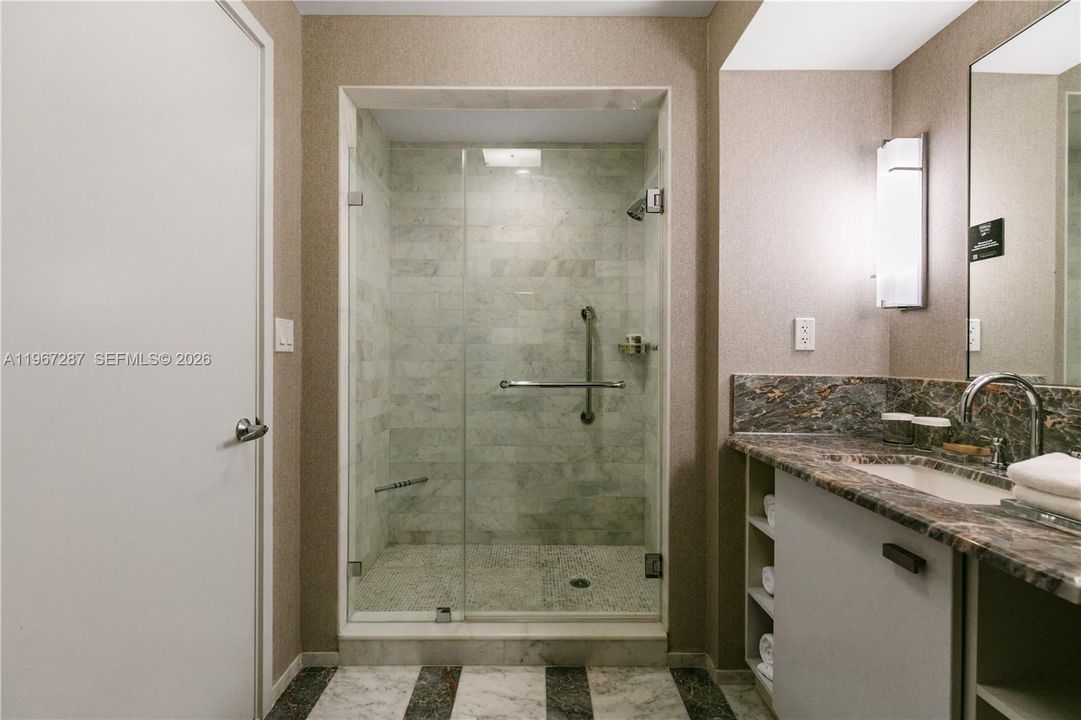 Active With Contract: $399,000 (0 beds, 1 baths, 445 Square Feet)